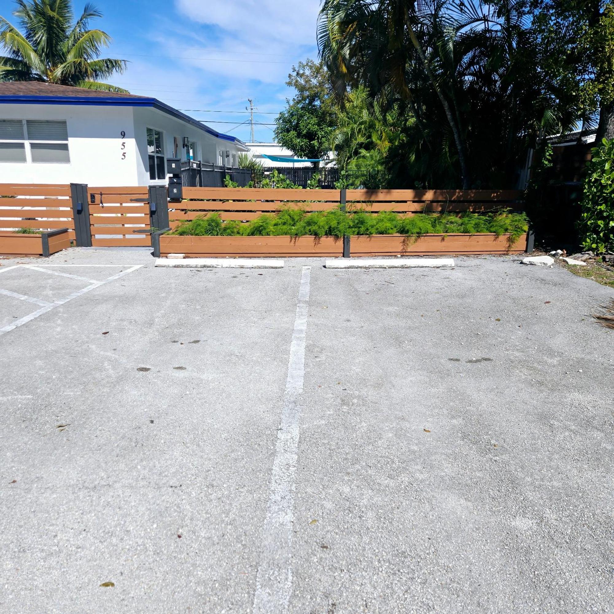 Equipped House W Pool & Patios, Near The Beaches, Prime Location- Ideal For Small Families, Coastal Haven Fort Lauderdale Eksteriør billede