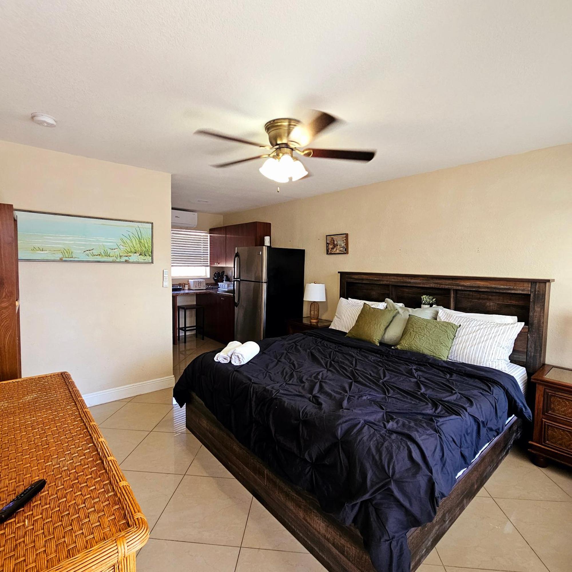 Equipped House W Pool & Patios, Near The Beaches, Prime Location- Ideal For Small Families, Coastal Haven Fort Lauderdale Eksteriør billede