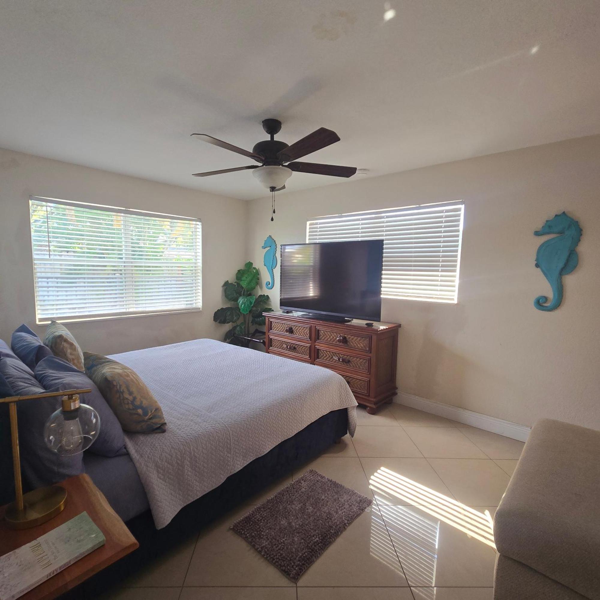 Equipped House W Pool & Patios, Near The Beaches, Prime Location- Ideal For Small Families, Coastal Haven Fort Lauderdale Eksteriør billede