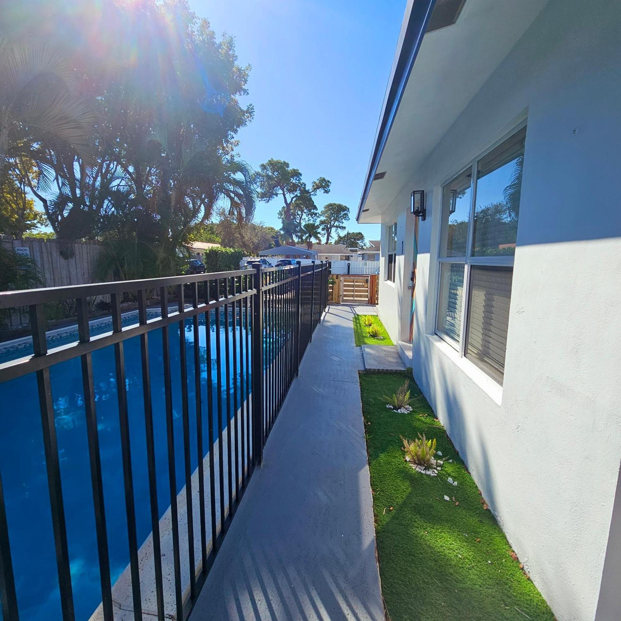 Equipped House W Pool & Patios, Near The Beaches, Prime Location- Ideal For Small Families, Coastal Haven Fort Lauderdale Eksteriør billede