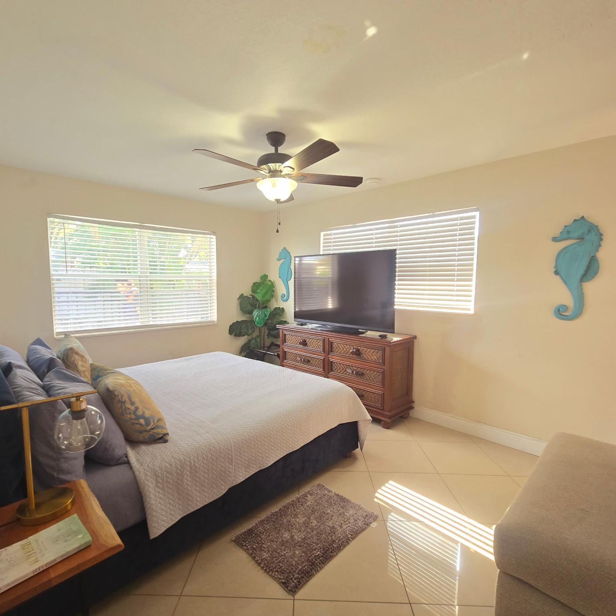 Equipped House W Pool & Patios, Near The Beaches, Prime Location- Ideal For Small Families, Coastal Haven Fort Lauderdale Eksteriør billede