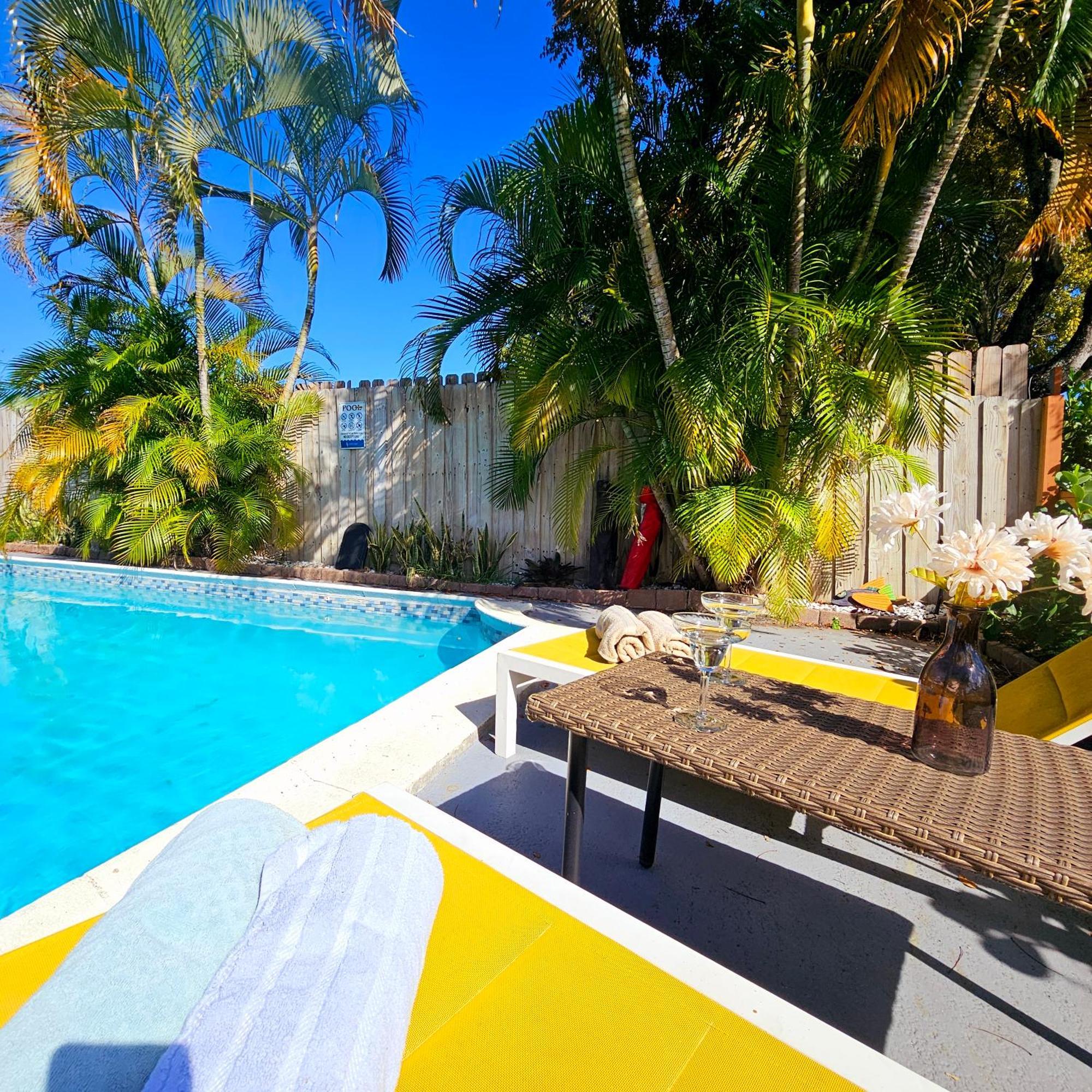 Equipped House W Pool & Patios, Near The Beaches, Prime Location- Ideal For Small Families, Coastal Haven Fort Lauderdale Eksteriør billede
