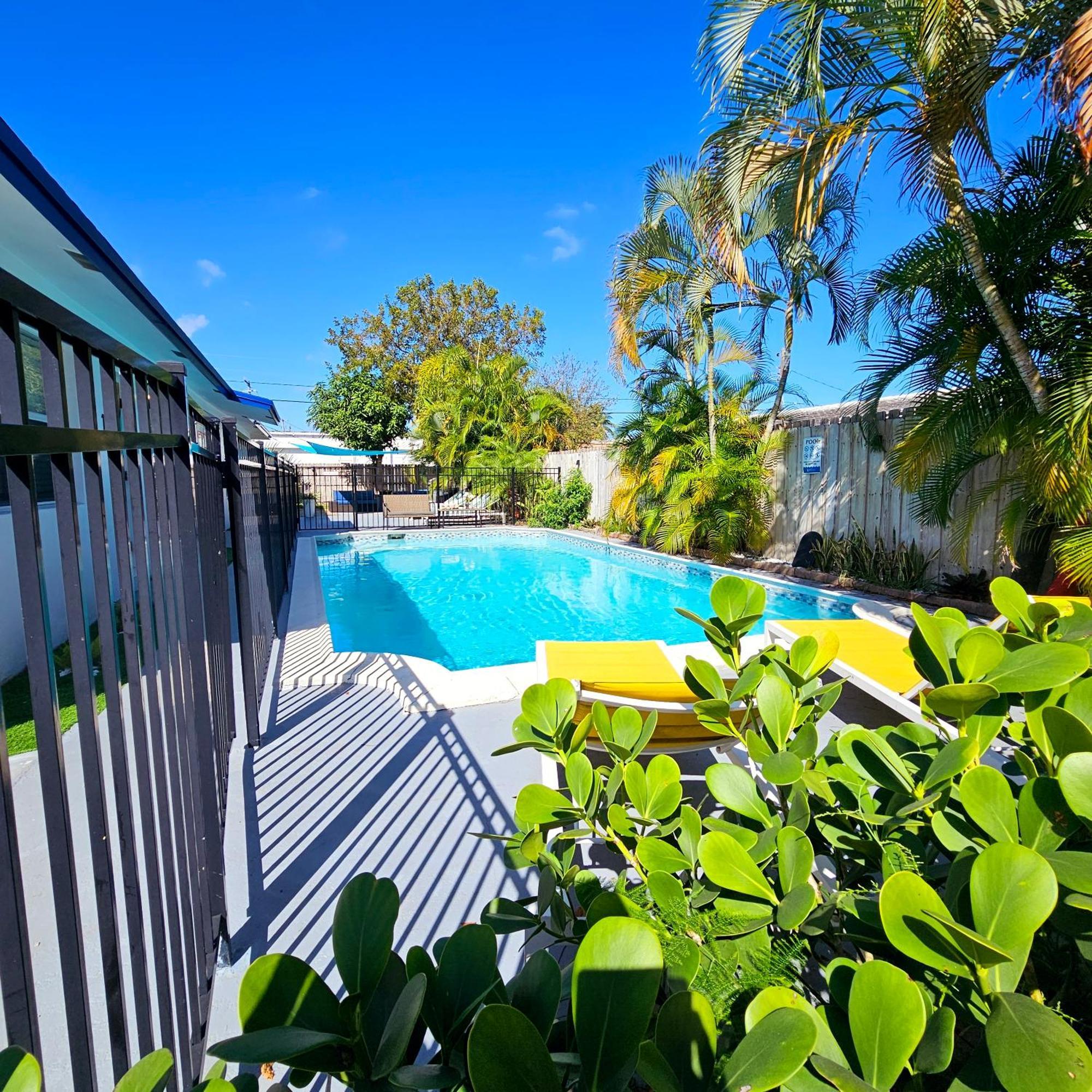 Equipped House W Pool & Patios, Near The Beaches, Prime Location- Ideal For Small Families, Coastal Haven Fort Lauderdale Eksteriør billede